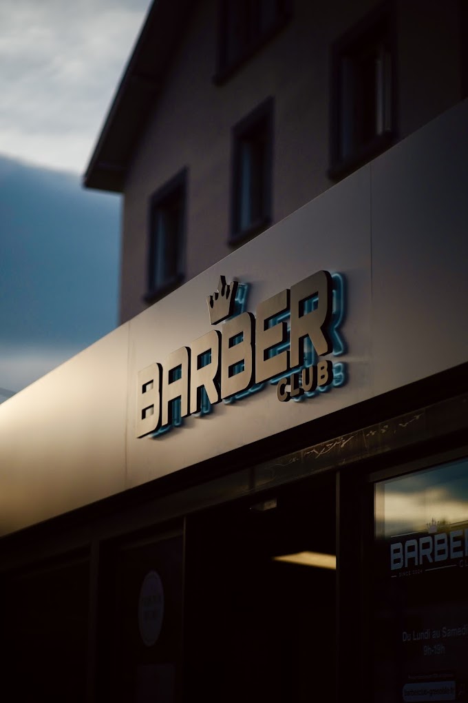 Devanture du salon BarberClub Meylan